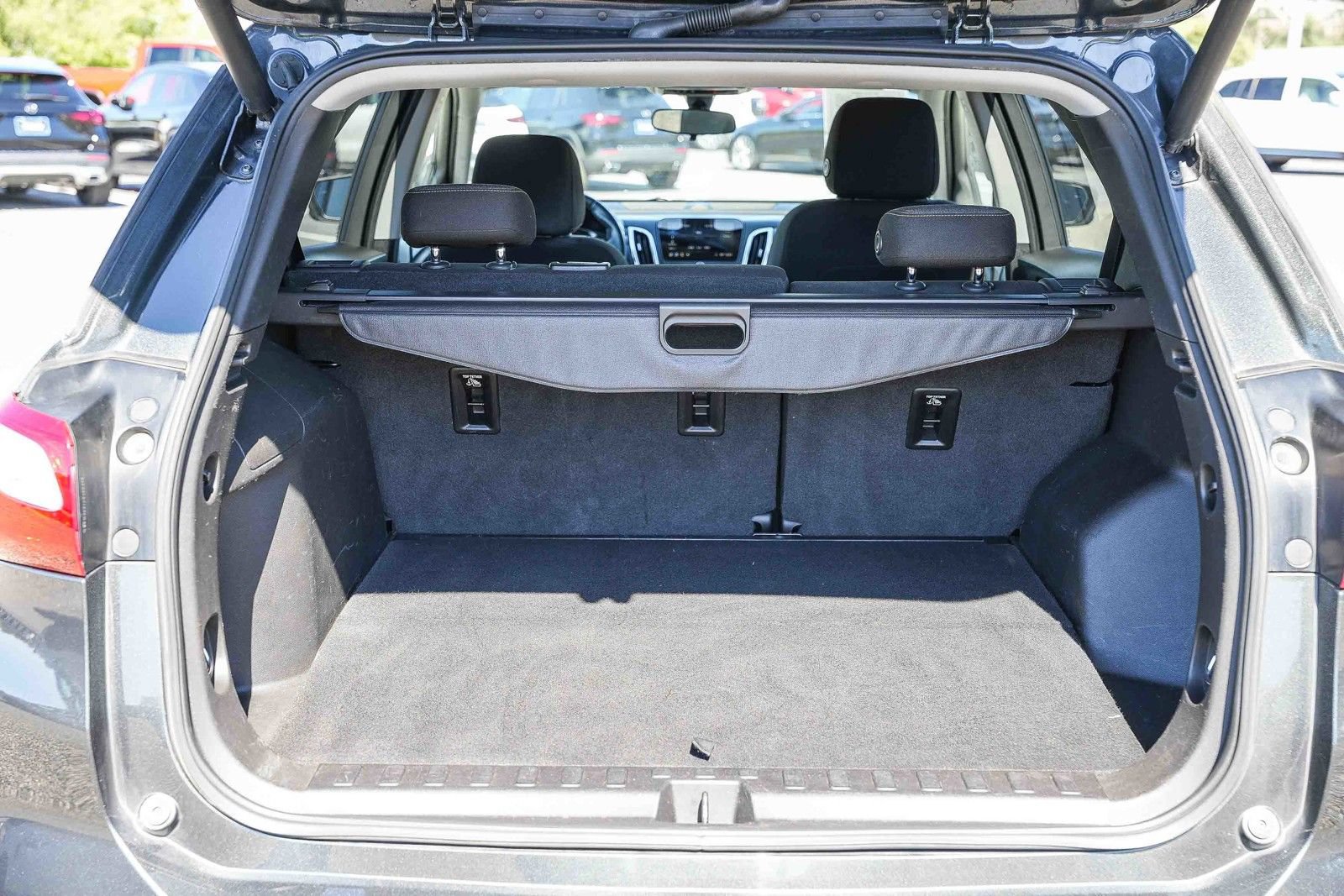 Used 2019 Chevrolet Equinox LT w/ Sun & Navigation Package AWD/4WD image 25