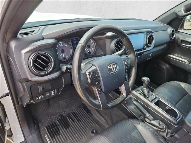 Used 2020 Toyota Tacoma TRD Sport w/ TRD Premium Sport Package AWD/4WD image 10