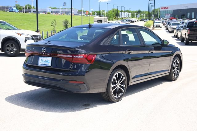 Used 2025 Volkswagen Jetta Sport FWD image 4