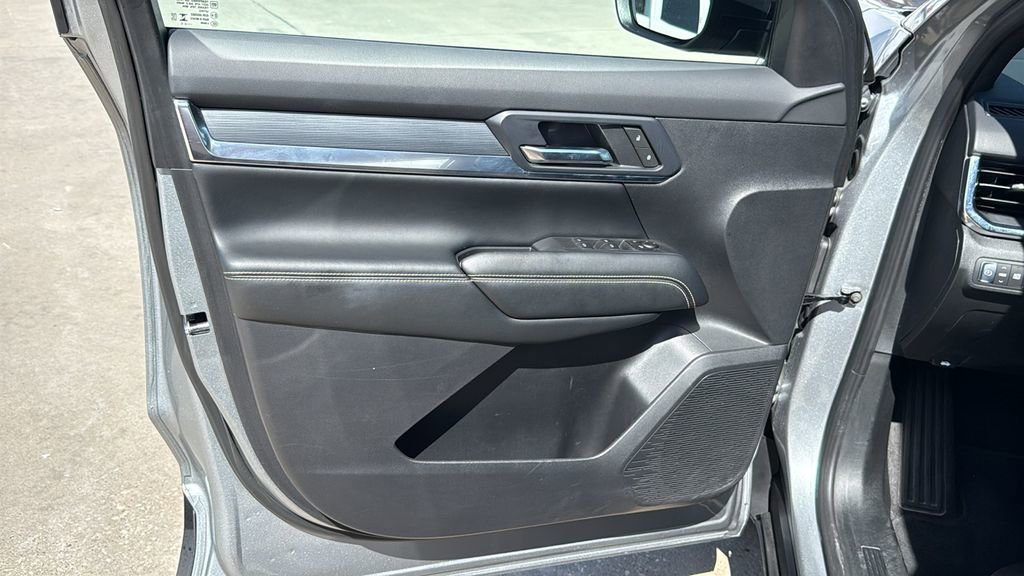 Used 2025 GMC Terrain Elevation FWD image 12