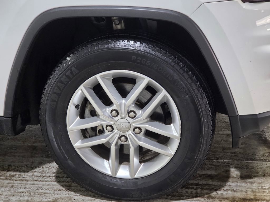 Used 2017 Jeep Grand Cherokee Laredo w/ Quick Order Package 23E image 12