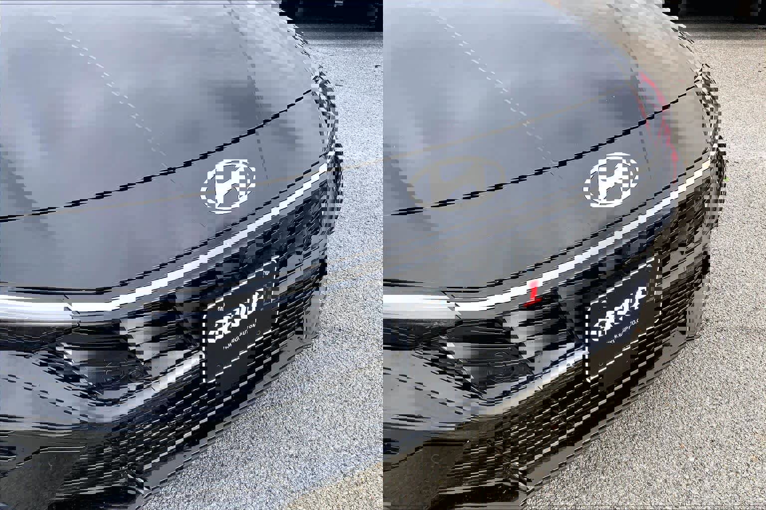 Used 2024 Hyundai Elantra Limited image 29