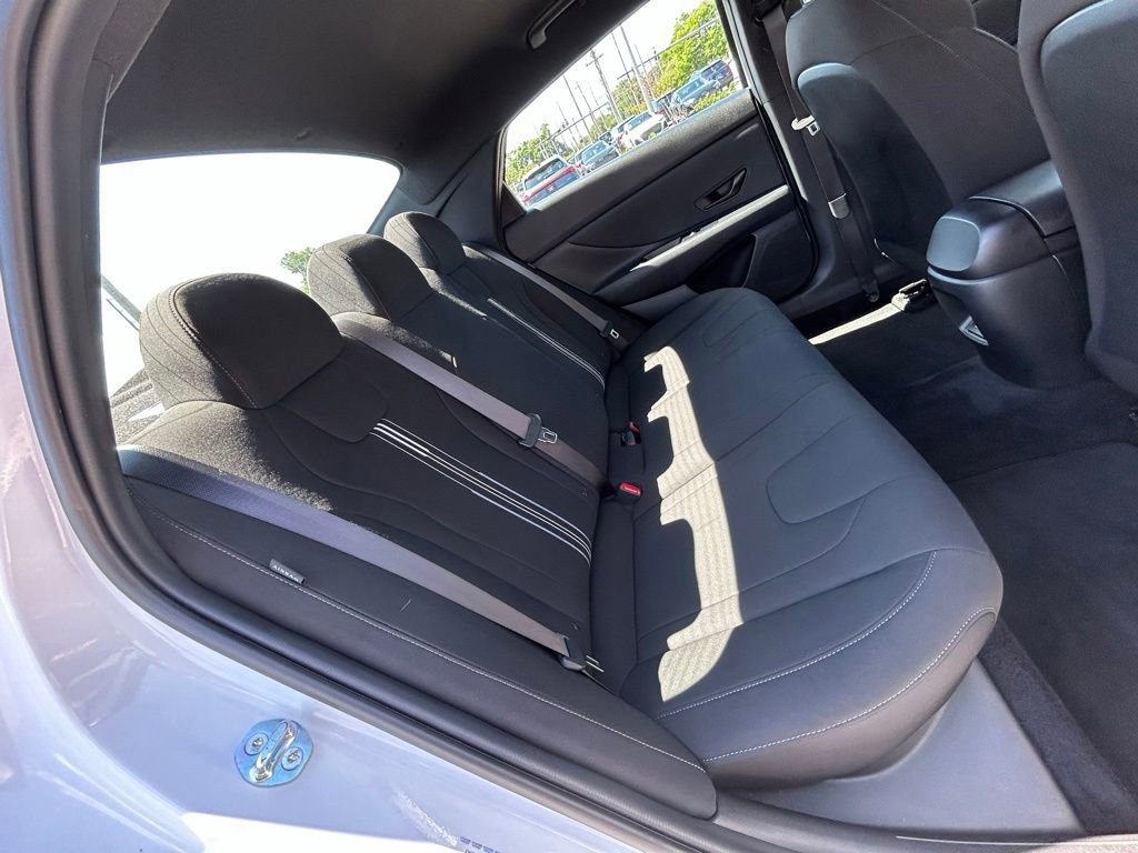 Used 2025 Hyundai Elantra Sport FWD image 55