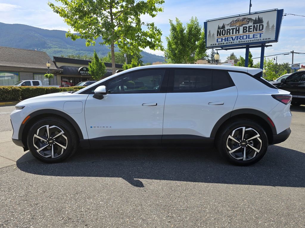 Used 2025 Chevrolet Equinox EV LT FWD image 8