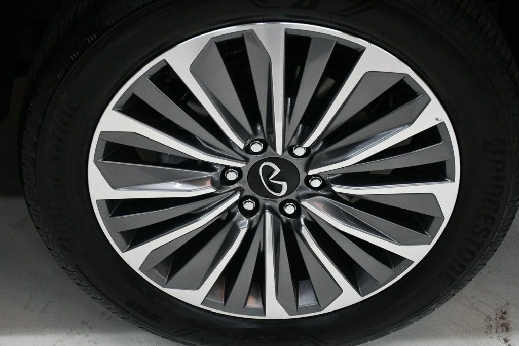 Used 2025 INFINITI QX80 Sensory image 19