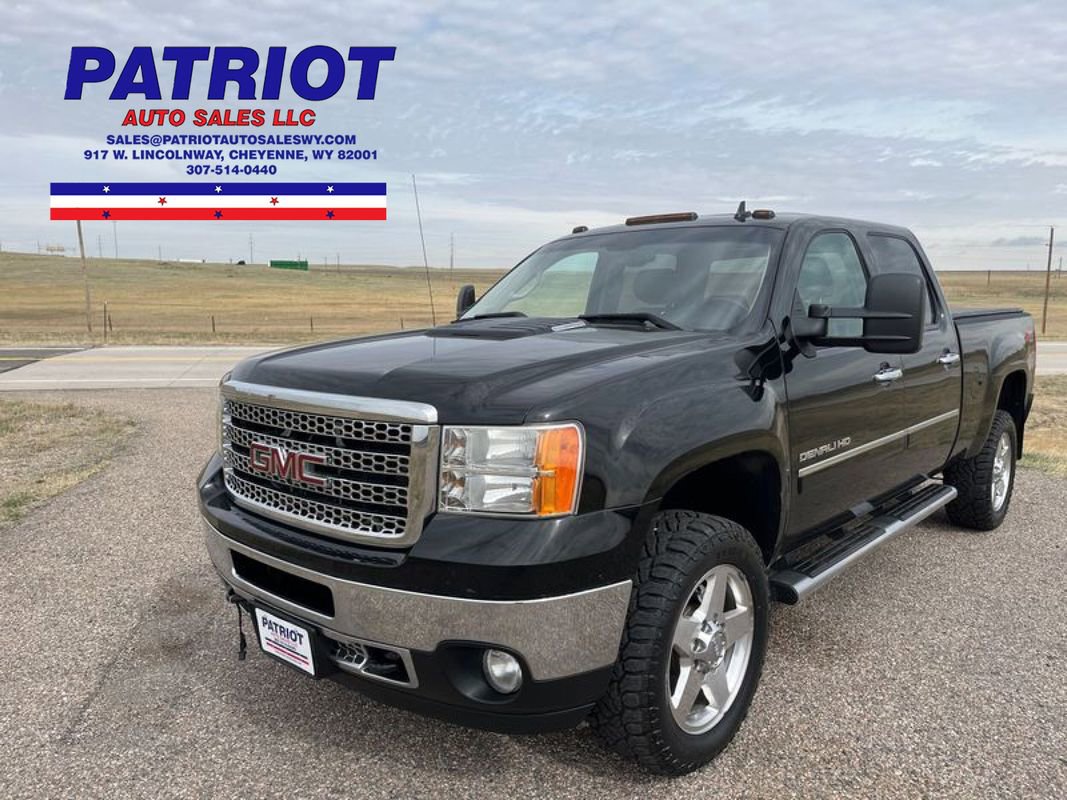 Used 2014 GMC Sierra 2500 Denali w/ Suspension Package, Off-Road image 1