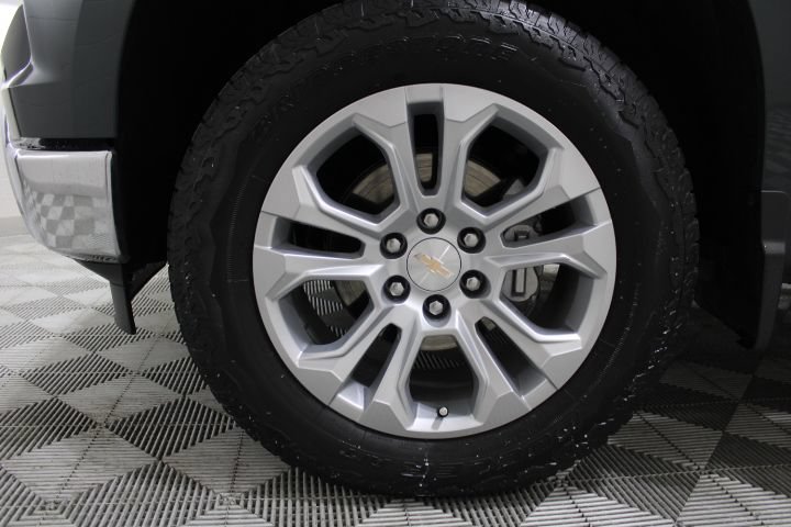 Used 2025 Chevrolet Silverado 1500 LTZ AWD/4WD image 51