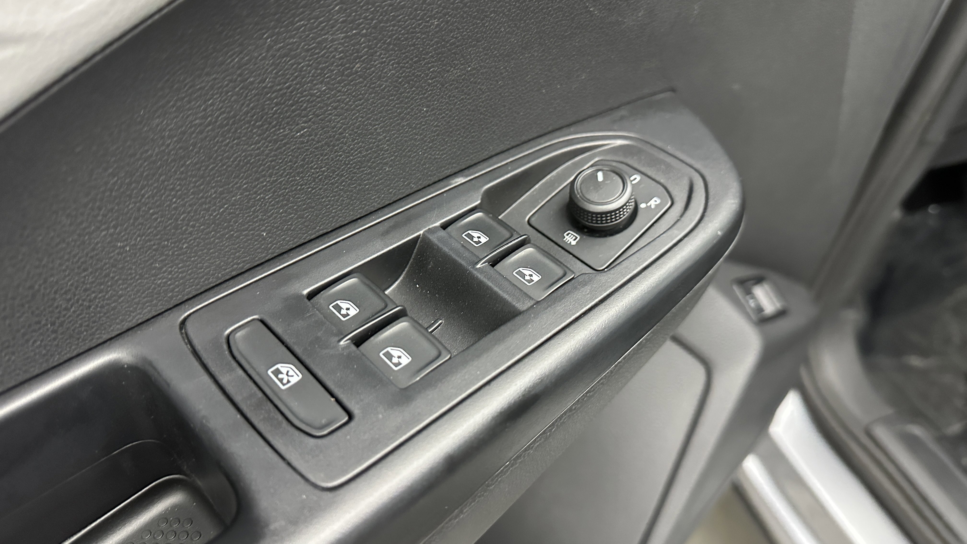 Used 2024 Volkswagen Taos S image 24