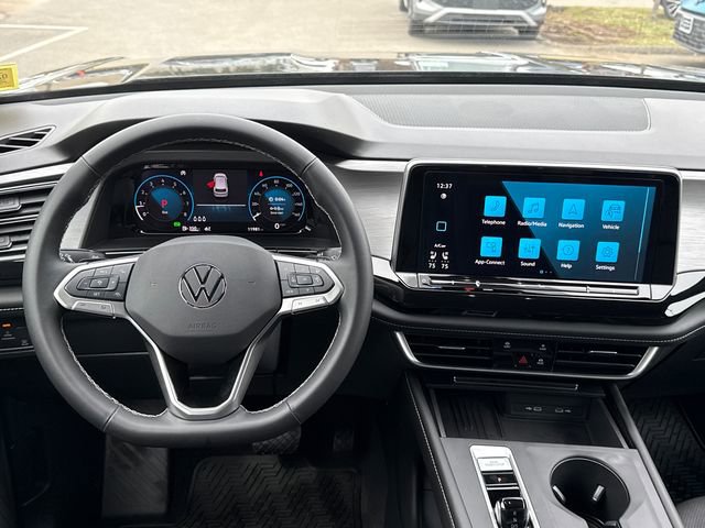 Certified 2025 Volkswagen Atlas Cross Sport SE image 26