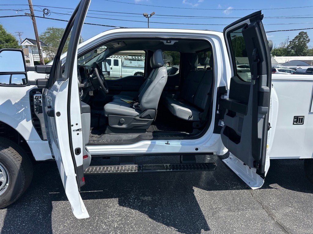 New 2025 Ford F350 XL w/ XL Chrome Package image 36
