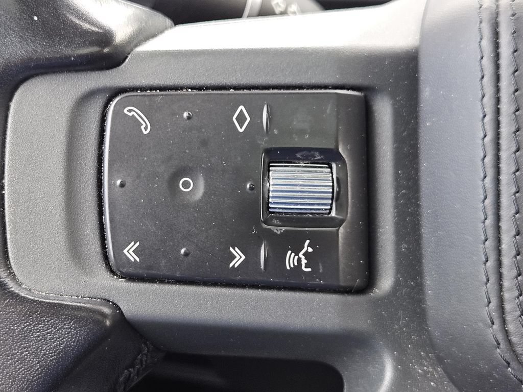 Used 2022 Land Rover Defender 110 X-Dynamic HSE AWD/4WD image 18