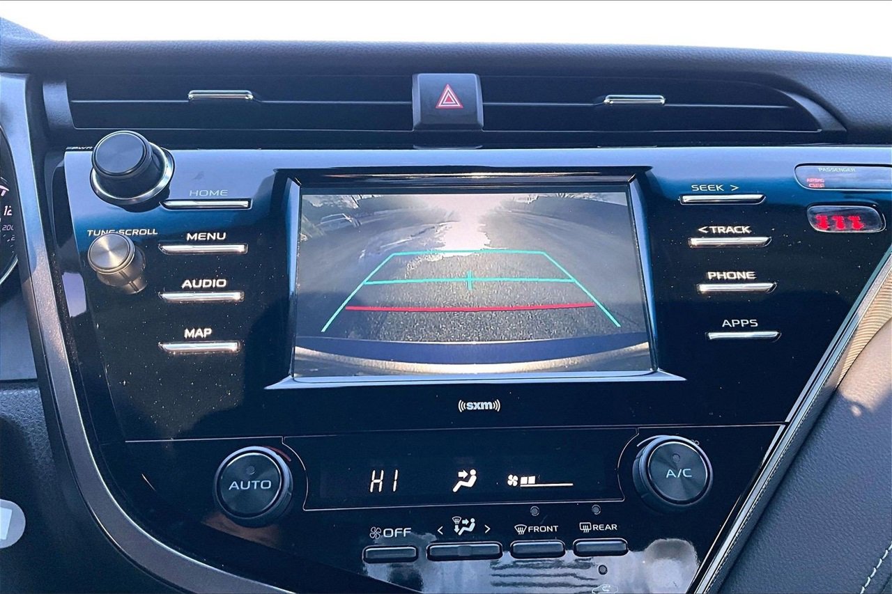 Used 2020 Toyota Camry SE image 13
