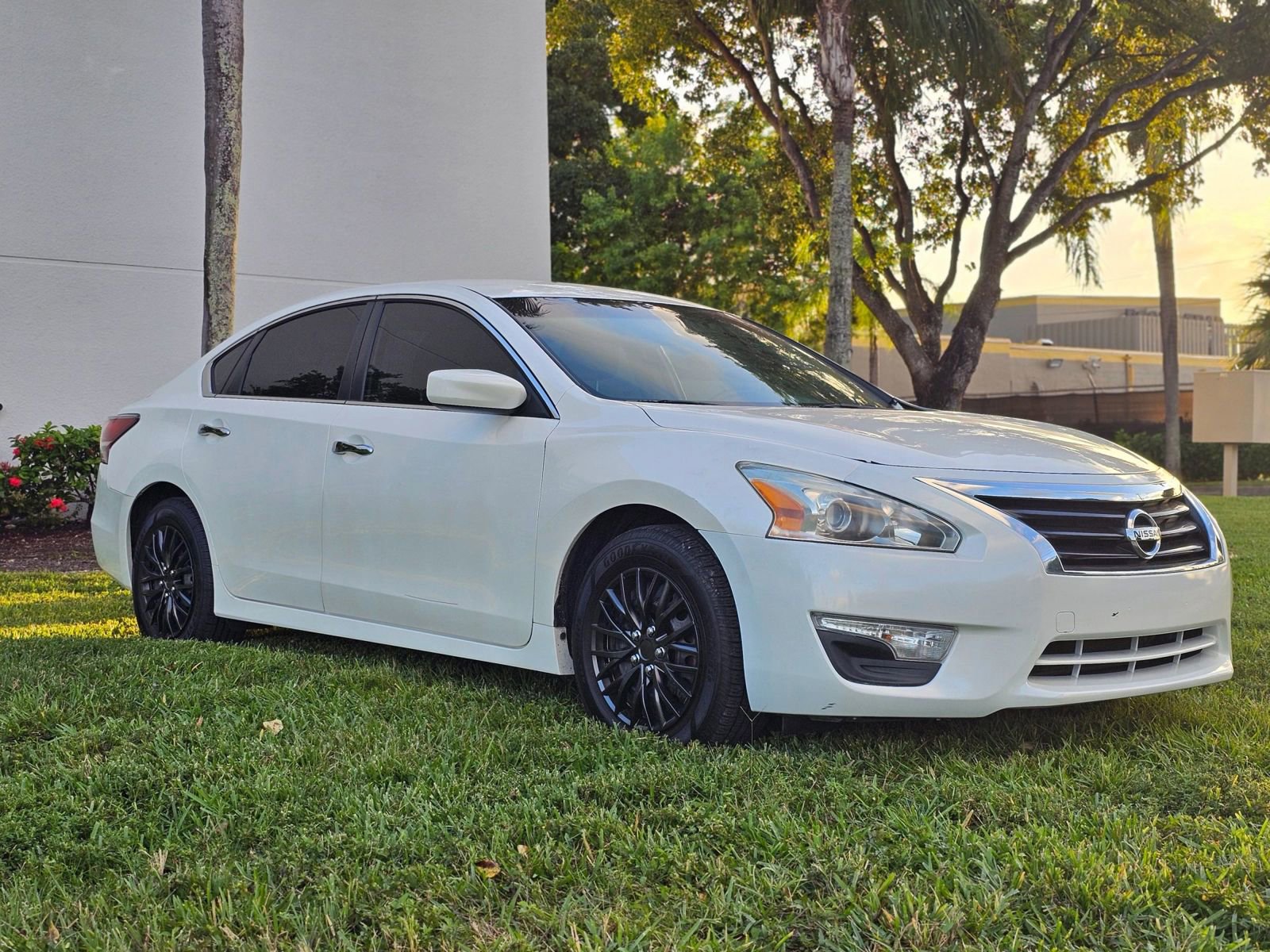 Used 2014 Nissan Altima 2.5 image 1