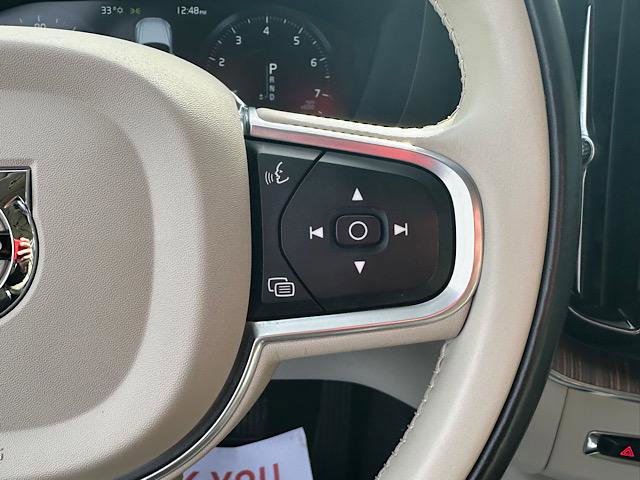 Used 2021 Volvo XC60 T5 Momentum w/ Premium Package image 25