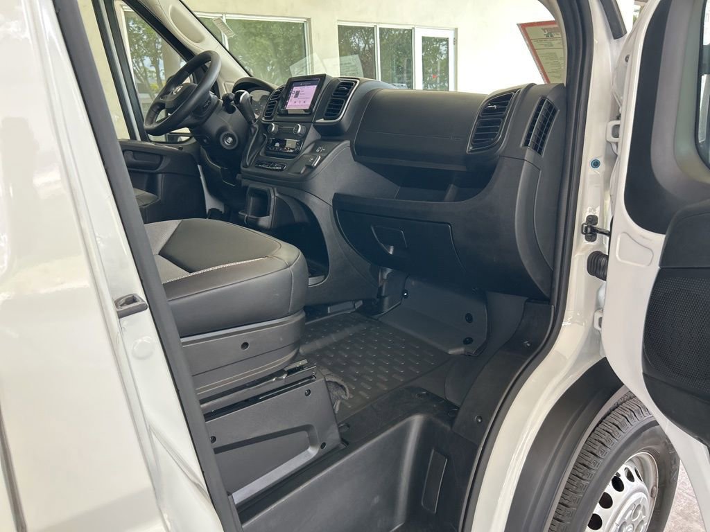 Used 2025 RAM ProMaster 2500 w/ Convenience Group FWD image 23