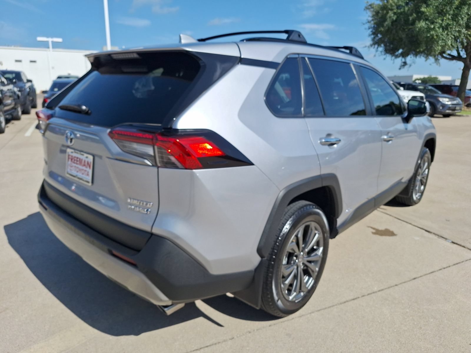 Used 2023 Toyota RAV4 Limited AWD/4WD image 6