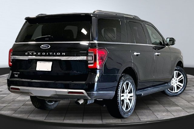Used 2024 Ford Expedition Limited AWD/4WD image 5