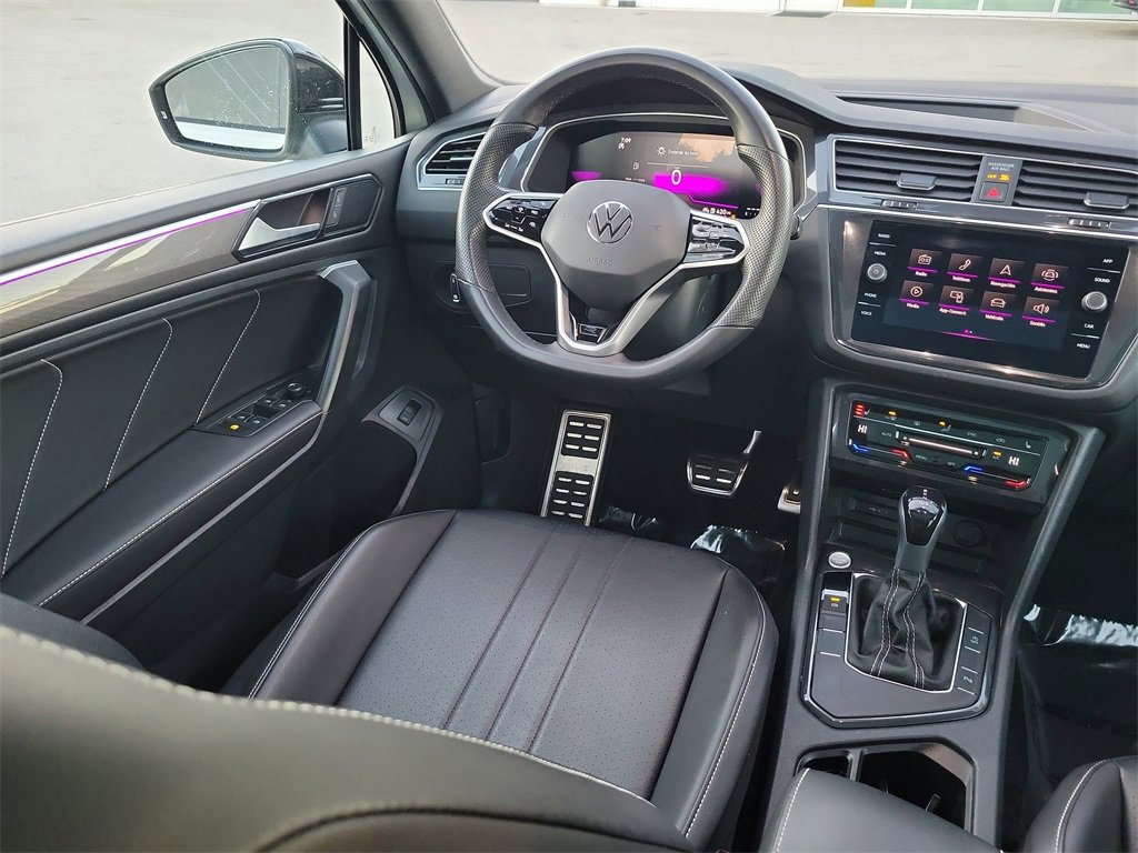 Certified 2024 Volkswagen Tiguan SE R-Line image 10