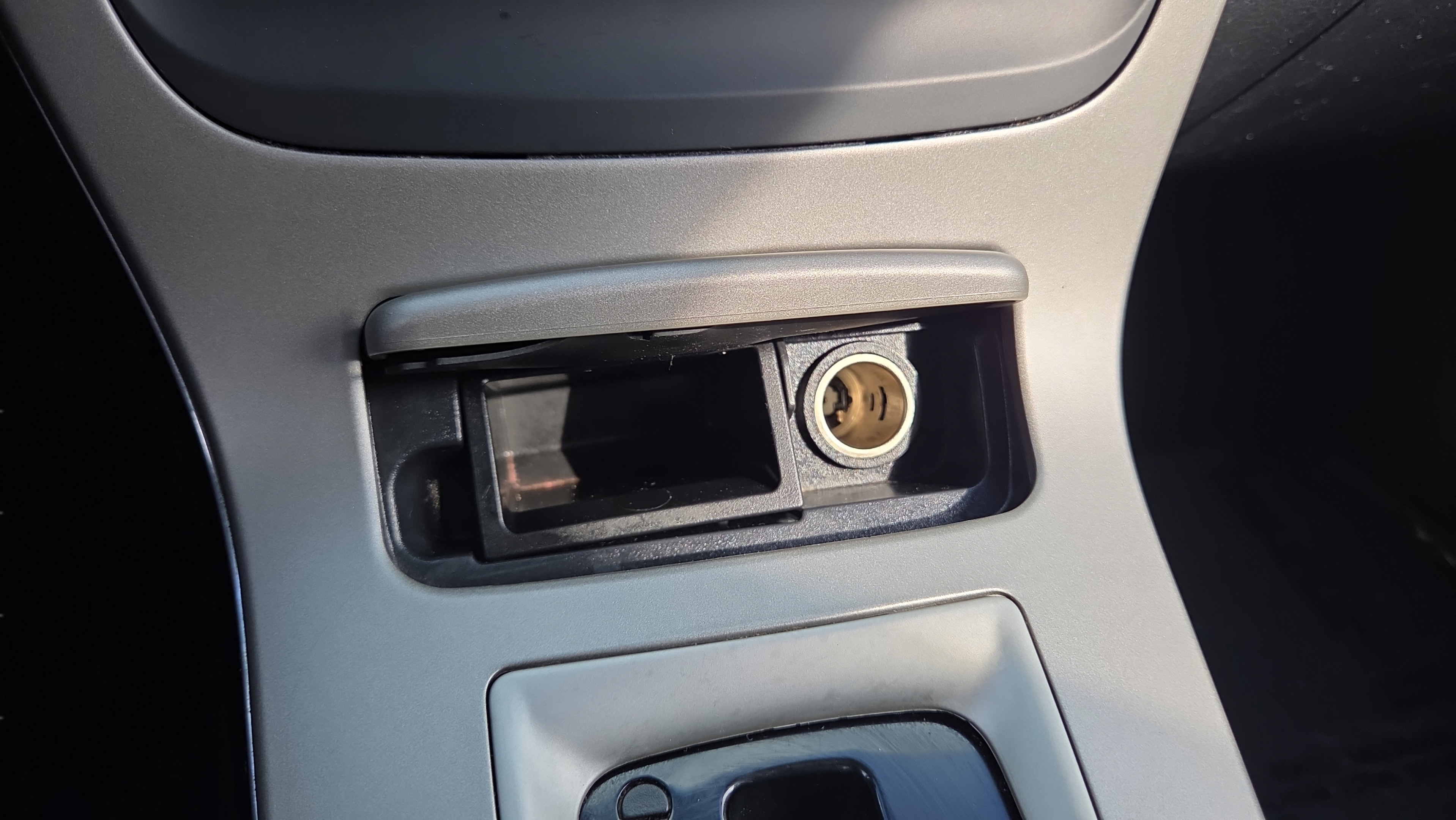 Used 2015 Nissan Sentra SV FWD image 28