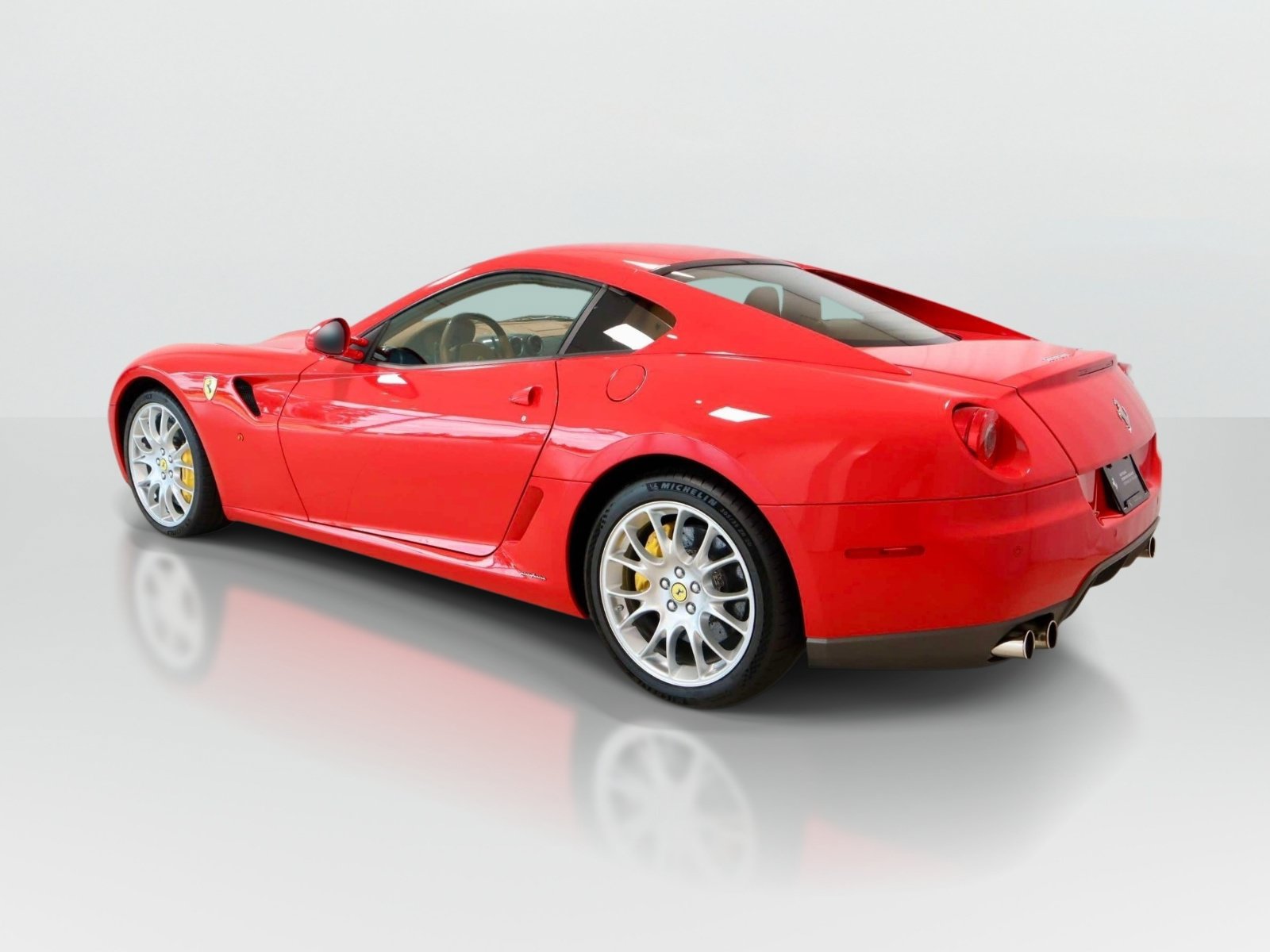 Used 2007 Ferrari 599 GTB Fiorano RWD image 3