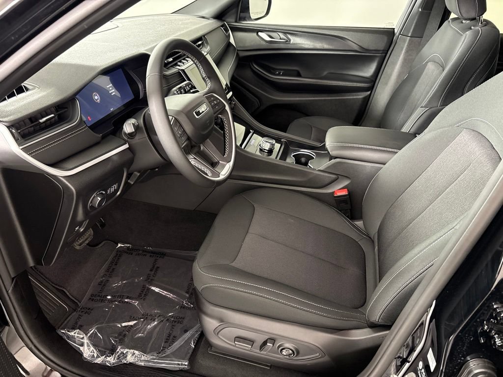 New 2026 Jeep Grand Cherokee Laredo RWD image 25