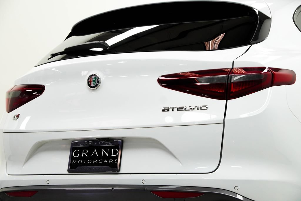 Used 2022 Alfa Romeo Stelvio Ti image 12