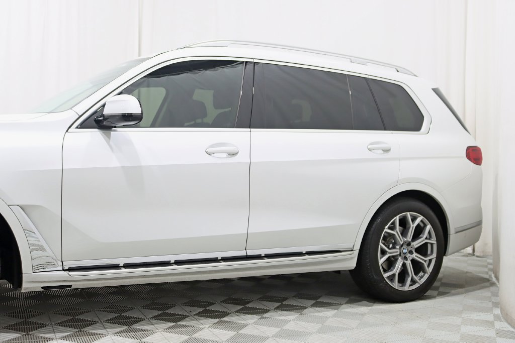 Used 2022 BMW X7 xDrive40i w/ Premium Package AWD/4WD image 3