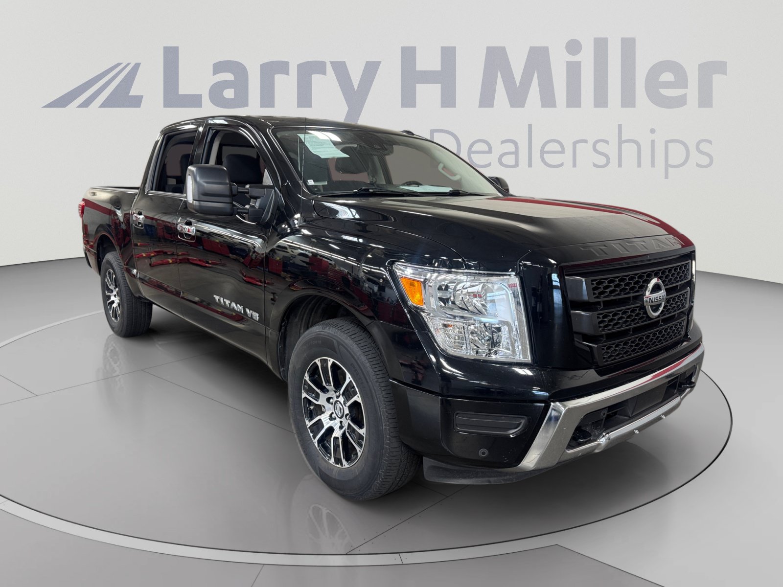 Used 2020 Nissan Titan SV w/ SV Convenience Package AWD/4WD image 7