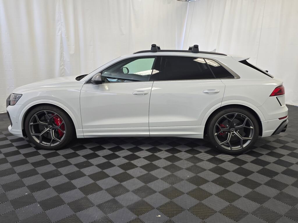 New 2025 Audi RS Q8 performance image 3