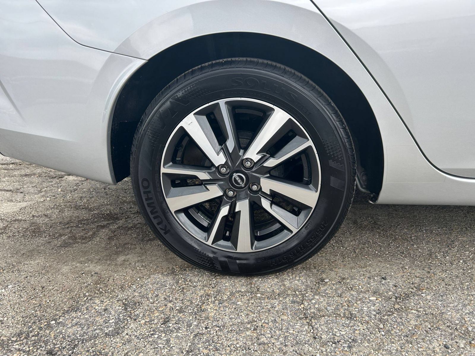 Used 2025 Nissan Versa SV FWD image 24