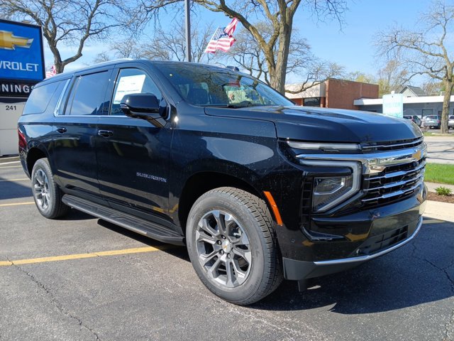 New 2026 Chevrolet Suburban LT w/ Comfort Package AWD/4WD image 1
