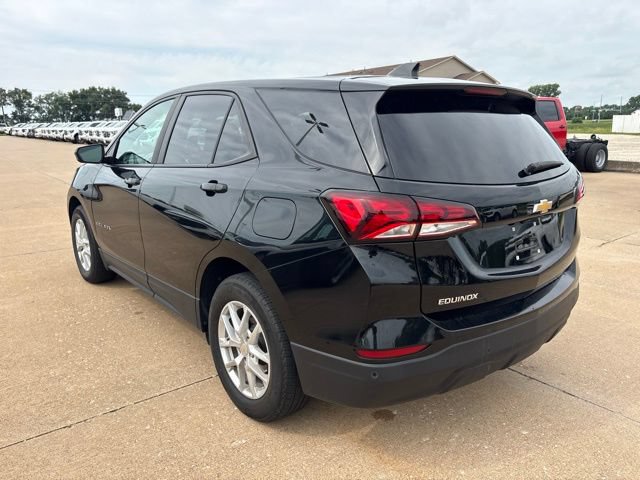 Used 2024 Chevrolet Equinox LS w/ LS Convenience Package FWD image 5