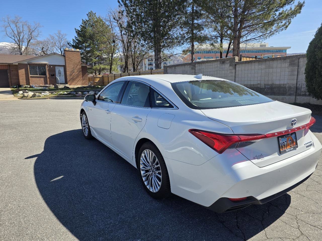 Used 2020 Toyota Avalon Limited w/ Advanced Safety Package FWD image 5