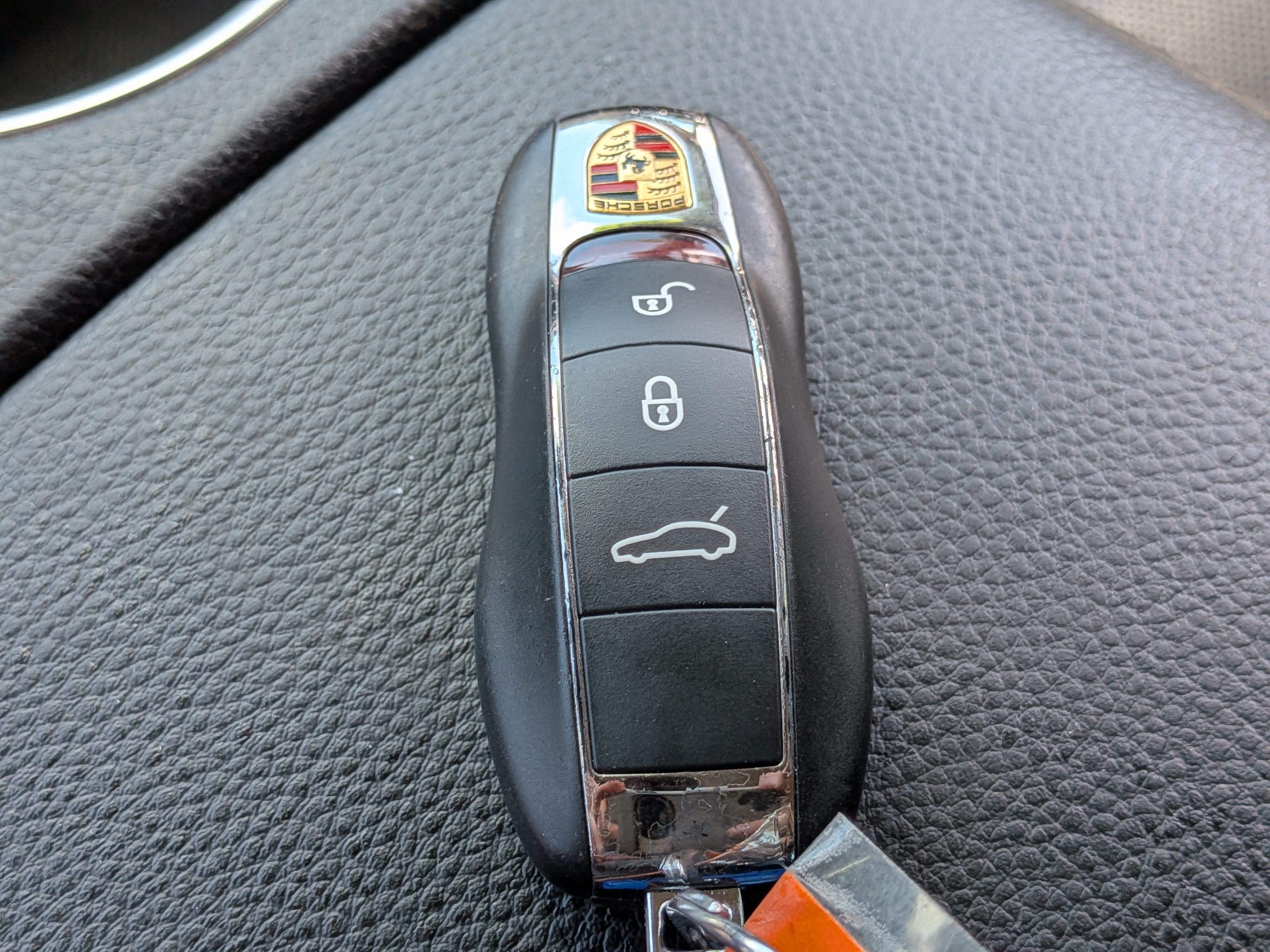 Used 2015 Porsche Panamera 4 AWD/4WD image 34