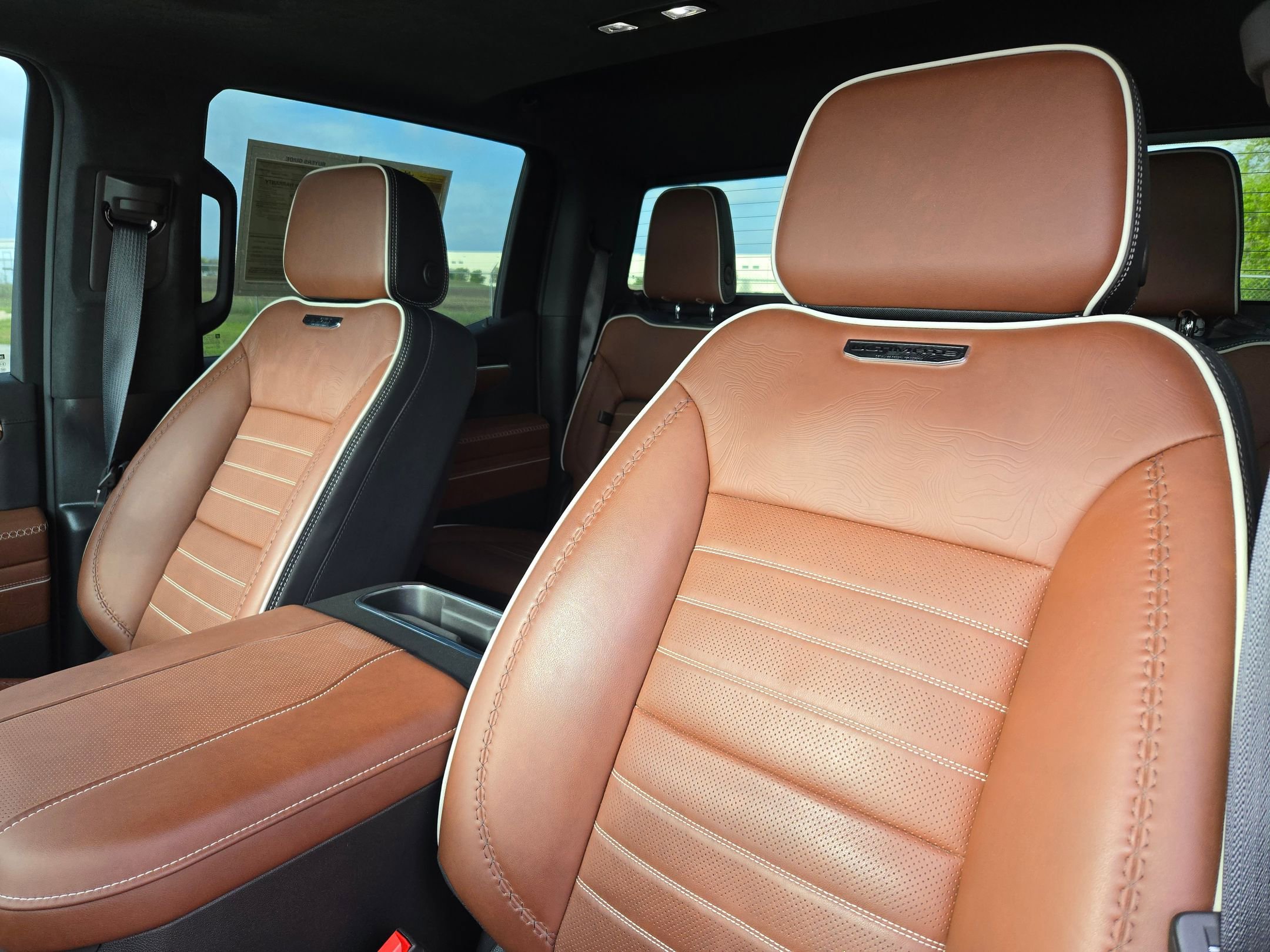 Used 2025 GMC Sierra 1500 Denali Ultimate image 9