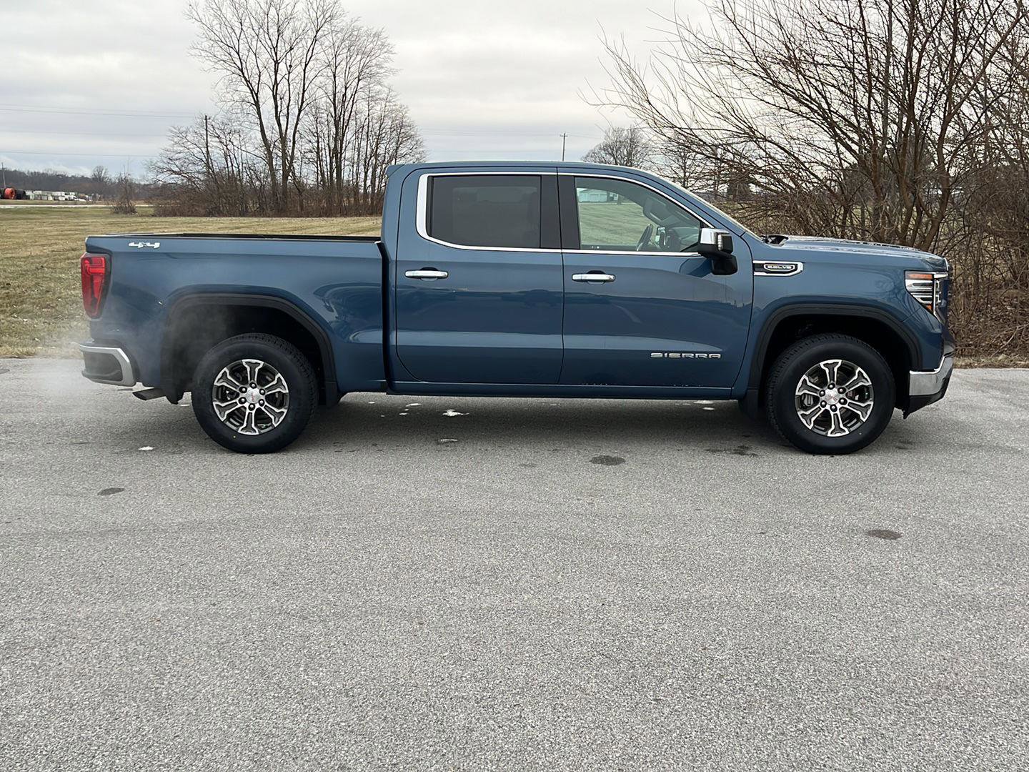 Used 2024 GMC Sierra 1500 SLT image 7