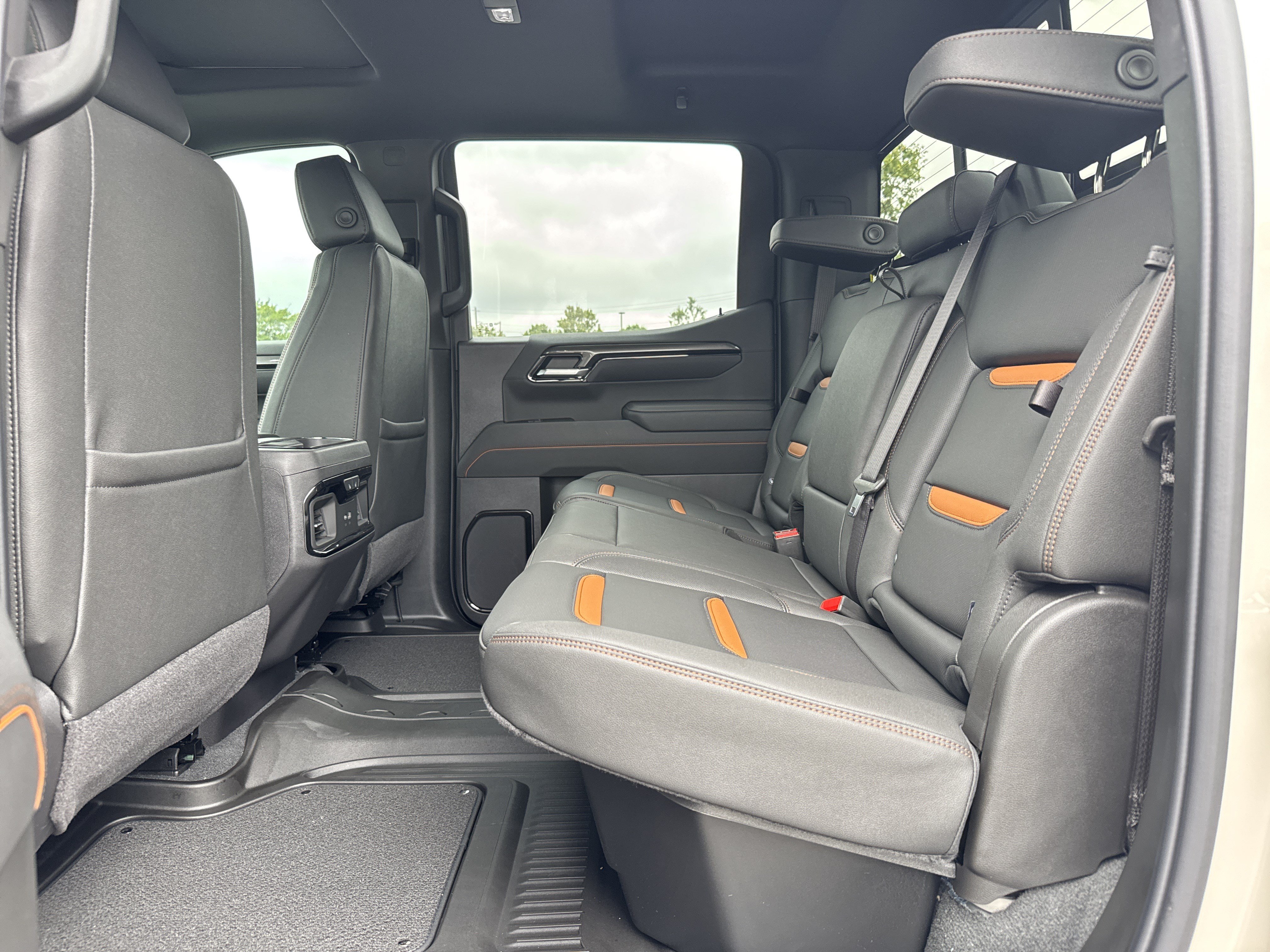 New 2026 GMC Sierra 1500 AT4 w/ AT4 Premium Package AWD/4WD image 32