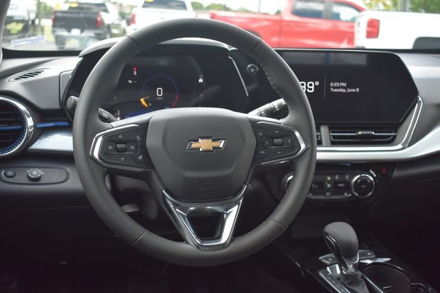 New 2026 Chevrolet Trax LT w/ LT Convenience Package FWD image 19