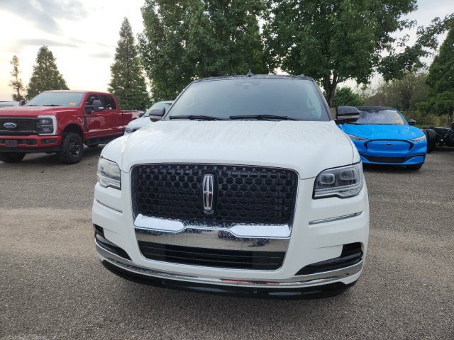 Used 2024 Lincoln Navigator L Black Label AWD/4WD image 2