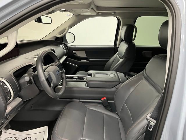 Used 2025 Ford Expedition Active AWD/4WD image 21