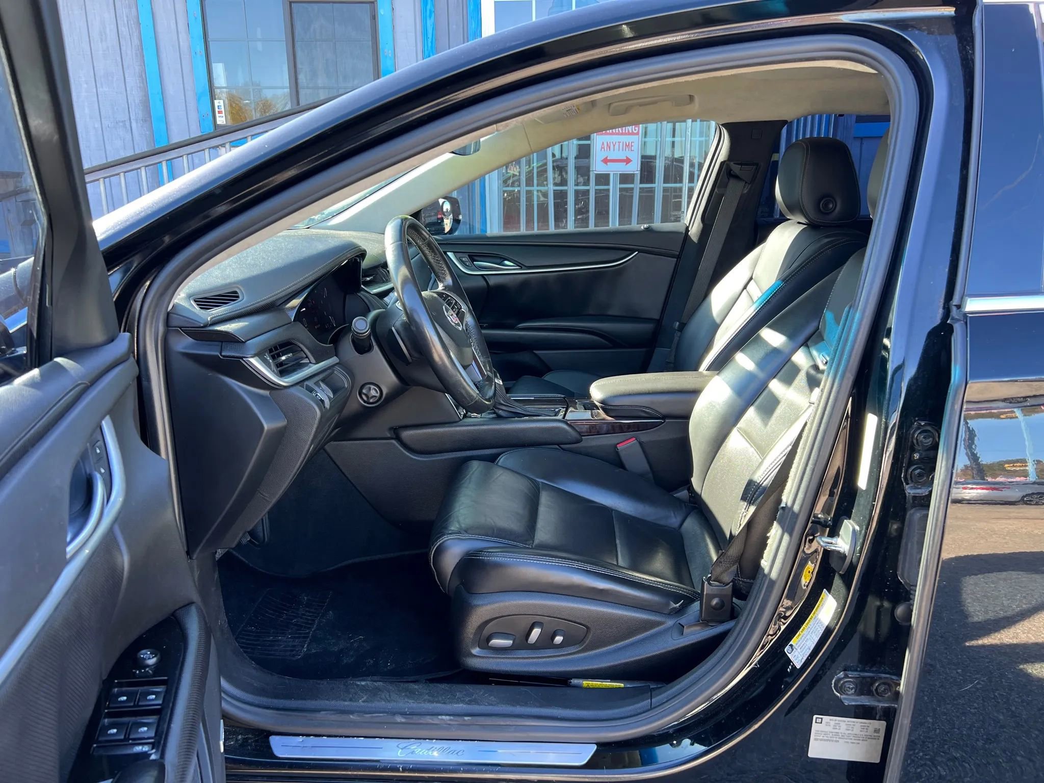 Used 2015 Cadillac XTS w/ Rear Seat Comfort Package FWD image 10