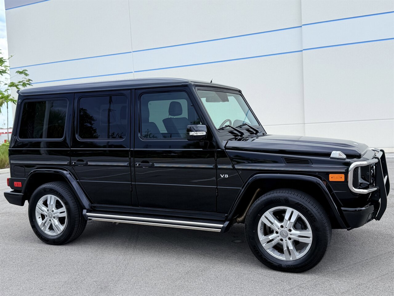 Used 2010 Mercedes-Benz G 550 image 3