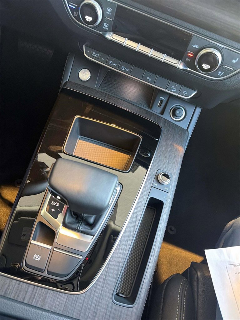 Used 2025 Audi Q5 2.0T Premium Plus w/ Premium Plus Package image 17