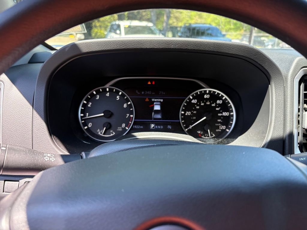 Used 2025 Nissan Frontier SV image 16