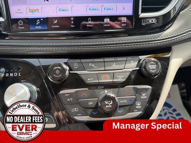 Used 2024 Chrysler Pacifica Limited FWD image 29