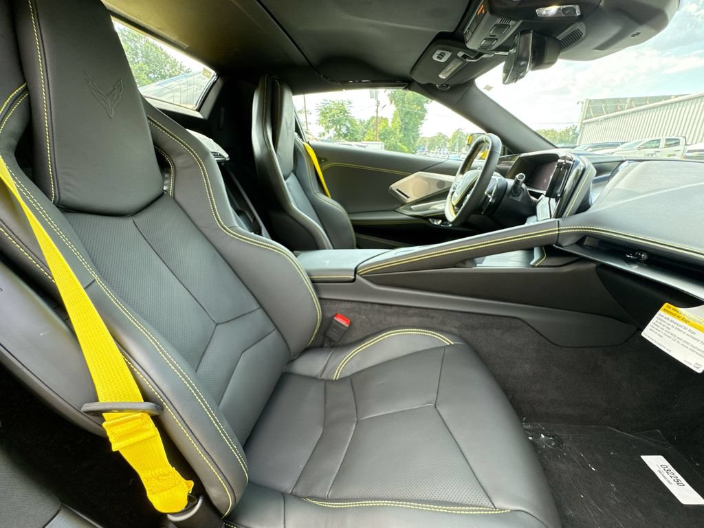 New 2027 Chevrolet Corvette Stingray Convertible w/ 2LT RWD image 31