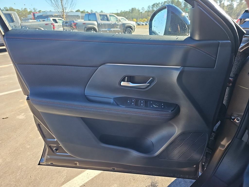 New 2026 Nissan Kicks SR w/ SR Premium Package FWD image 29