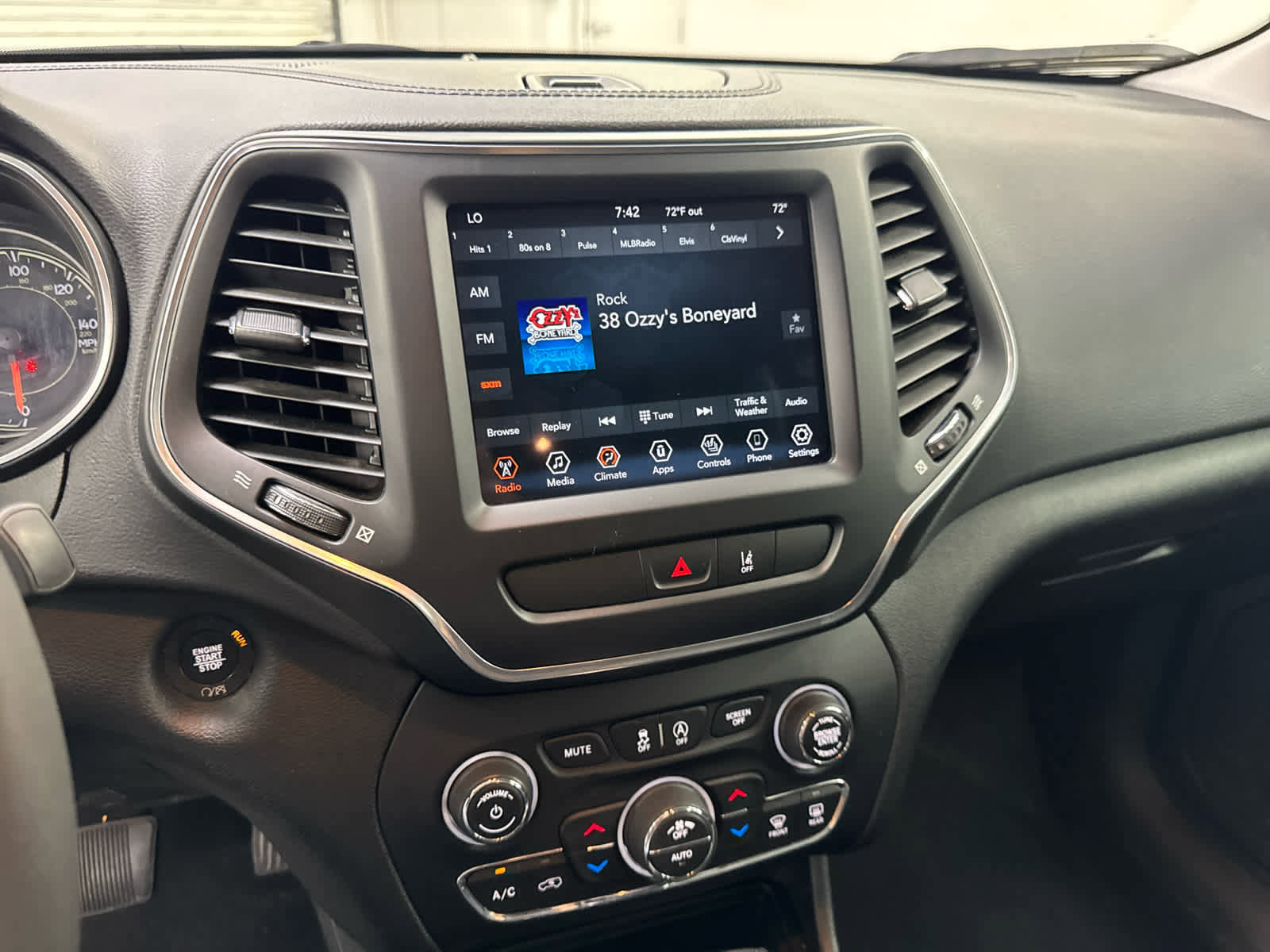 Used 2022 Jeep Cherokee Latitude Lux image 10