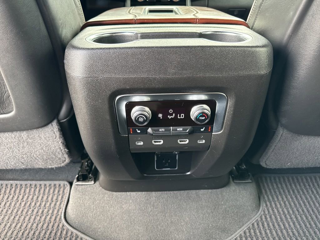 Used 2024 GMC Yukon Denali Ultimate AWD/4WD image 34