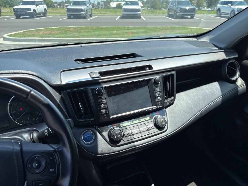 Used 2016 Toyota RAV4 XLE w/ Convenience Package AWD/4WD image 16